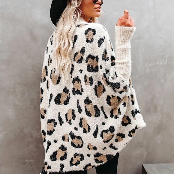 ☃️BOGO50%☃️ 🆕🌿C+D+M: CREAM Fuzzy Animal Print Cardigan SMALL LARGE - Picture 6 of 8